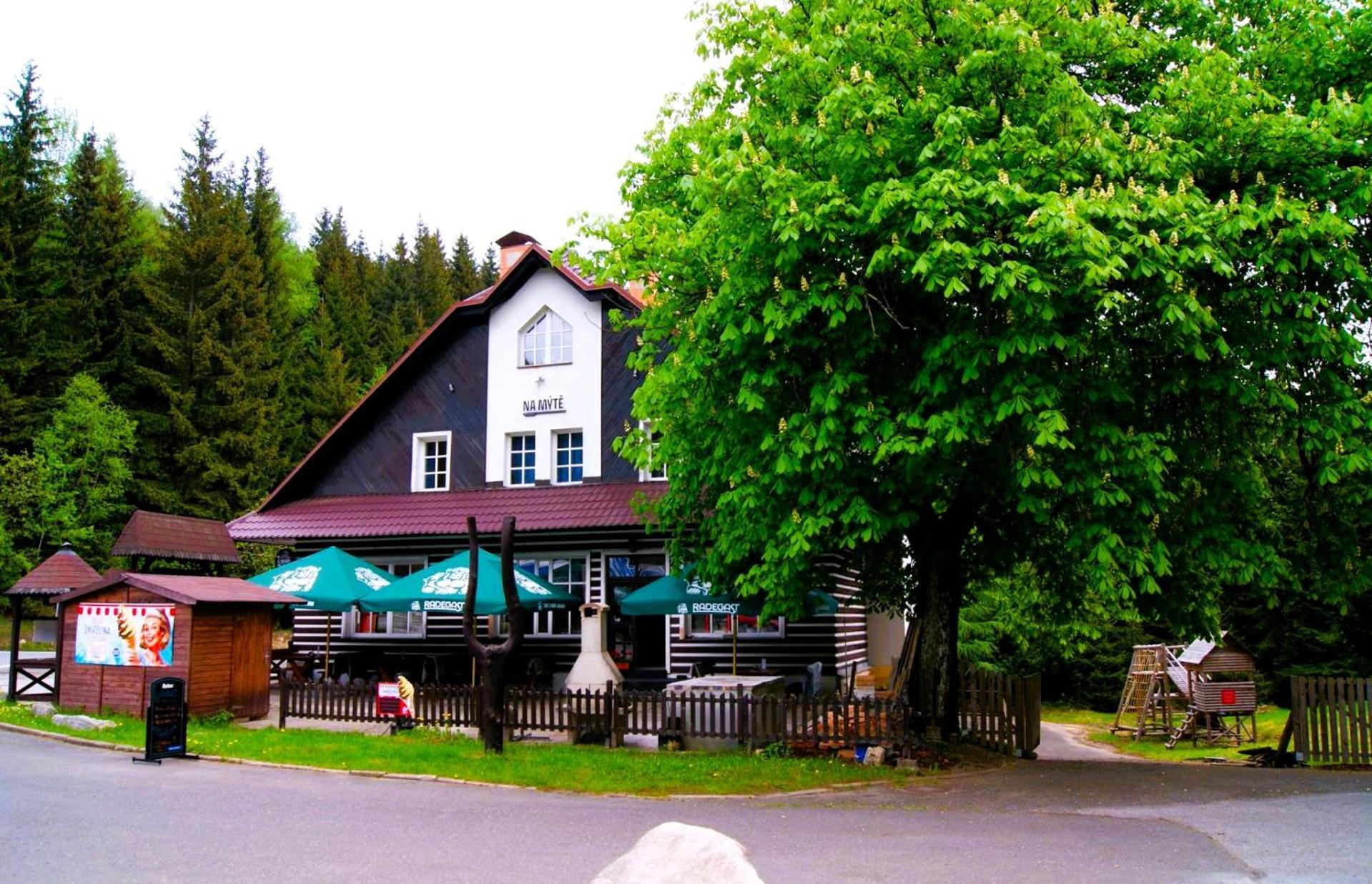 Hotel Hotylek Na Myte Harrachov Esterno foto